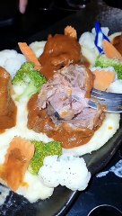 Pasangan Muda Ernie Zakri & Syamel