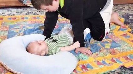 Can't_Help_Laughing_At_The_Moment_The_Baby_Speaks_#2_