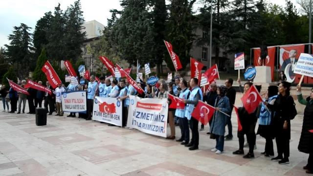 Bilecik yerel haberleri: Bilecik'te Öğretmenlerden Hükümete Çağrı: Öğretmenlik Meslek Kanunu'nun İçeriğinin Adına Yakışır Şekilde Zenginleştirilmesi İçin İvedilikle Adım...