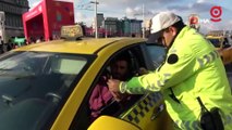 Ceza yiyen taksiciden polise küstah tepki: Bazen size yapılanları hak ediyorsunuz