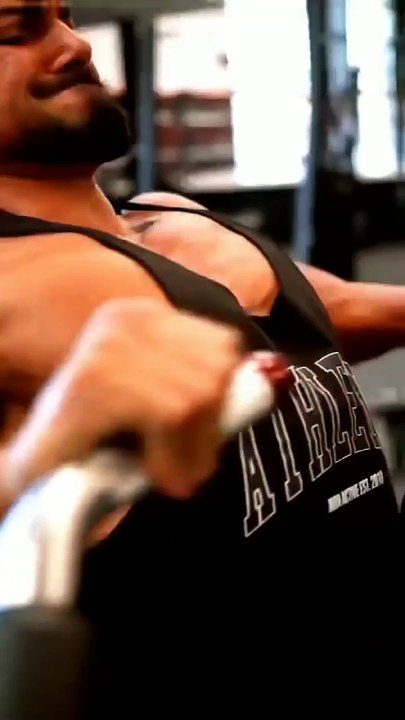 Gains   …men’s physique @andreideiu_ ....#biceps #gain #strong #bodybuilder