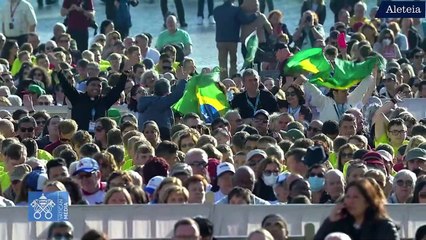 Peregrinos brasileiros na catequese com o Papa no dia de Aparecida