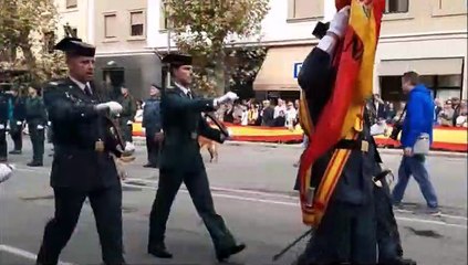 Himno de España durante la celebración del día de la Guardia Civil en Pamplona