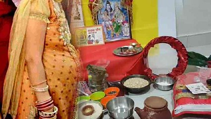 Karwa Chauth 2022: करवा चौथ पर गर्भवती महिलाएं ऐसे रखें व्रत  | Boldsky *Religious