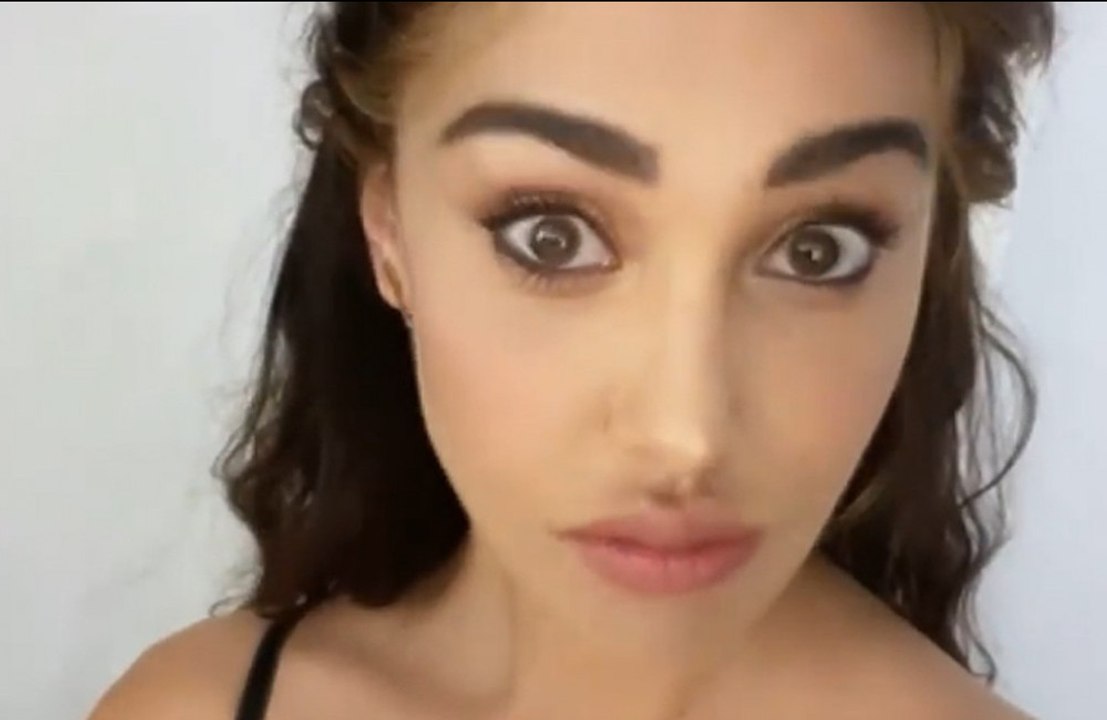 La criticano perché il figlio Santiago dorme ancora con lei nel lettone a 9 anni, Belen risponde così