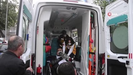 Arkadaşı tarafından sokak ortasında 6 yerinden bıçaklandı