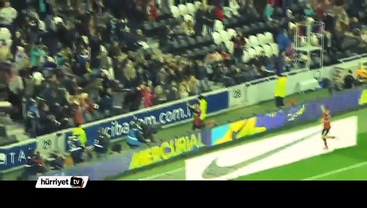Alex Teixeira  gol makinesi orta saha oyuncusu!