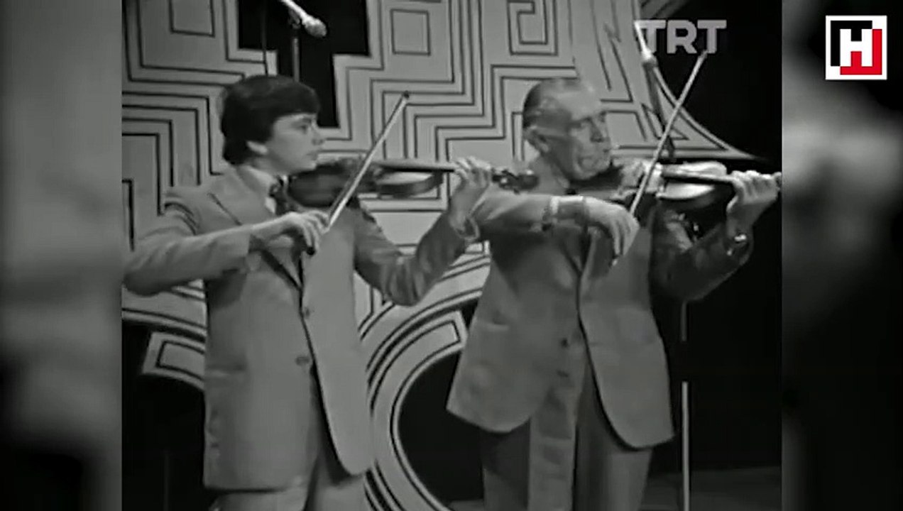 Hulusi Kentmen ve torunundan keman resitali!