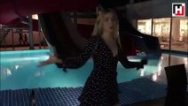 Aleyna Tilki kıyafetleriyle havuza atladı!
