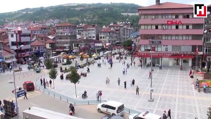 Mesut Özil'in Devrek'te adı verilen caddedeki Alman milli formalı fotoğrafı kaldırılıyor