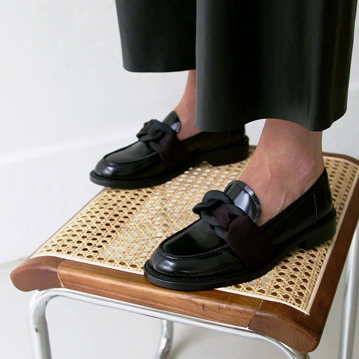 264-DASHIA-CUIR-GLACE-H22-NOIR_VIDEO