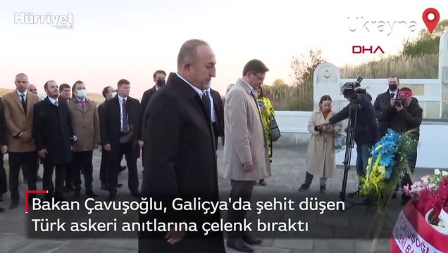 Bakan Çavuşoğlu, Galiçya'da şehit düşen Türk askeri anıtlarına çelenk bıraktı