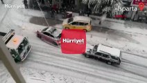 Isparta ve Burdur'da kar yağışı etkili