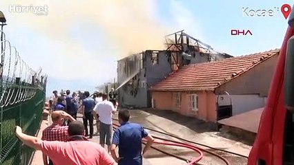 İzmit'te 2 katlı ev, alev alev yandı