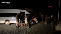 Bitlis'te minibüs ile çekme karavanda 70 kaçak göçmen yakalandı