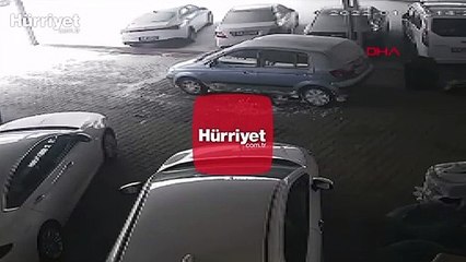 Galericiler Sitesi'nde çatı çöktü! 15 araç kullanılmaz hale geldi