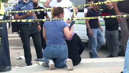 Motosiklet demir yüklü kamyonun altına girdi  1 ölü, 1 yaralı