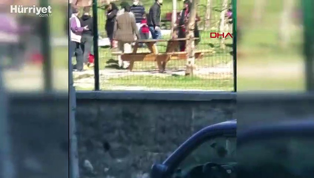 Beyoğlu'nda bıçaklı, kemerli kavga kamerada