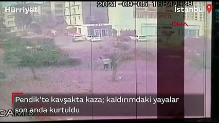 Pendik'te kavşakta kaza! Kaldırımdaki yayalar son anda kurtuldu