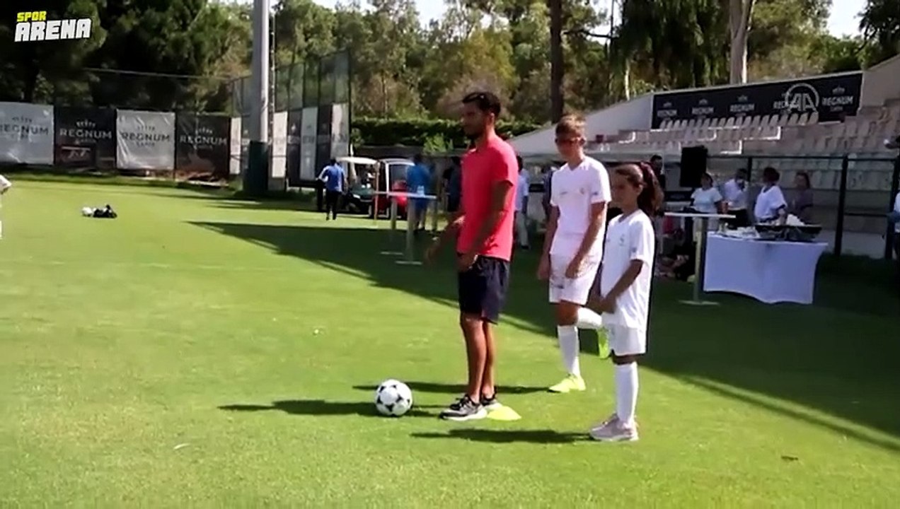 Nuri Şahin, Real Madrid Futbol Okulu'nun sezon açılışına katıldı