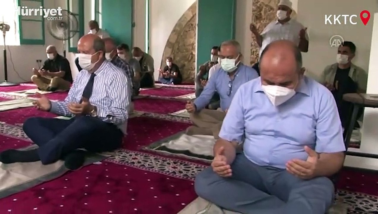 Kapalı Maraş'ta 47 yıl sonra ibadete açılan Bilal Ağa Mescidinde ilk cuma namazı kılındı