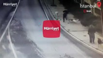 Bakırköy’de dehşet anları kamerada... Yürüyüş yaparken 6 köpeğin saldırısına uğradı