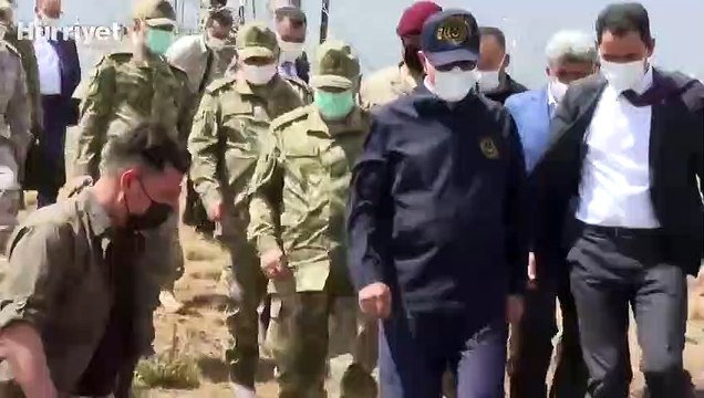 Bakan Akar ve komutanlardan İran hududundaki tedbirlere denetim