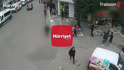 Akrabasının gönderdiği parayı yanlışlıkla başkasına teslim ettiği anlar kamerada