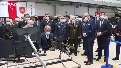 Bakan Hulusi Akar, Havelsan'da incelemelerde bulundu