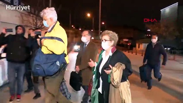 'Bildiri' soruşturmasında serbest bırakılan 14 emekli amiral adliyeden ayrıldı