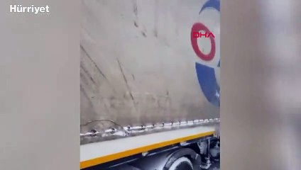 Türk şoförler Rusya'da otoyola düşen çığda mahsur kaldı