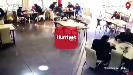 Erzurum'da 5,1 büyüklüğündeki deprem anı lokantanın güvenlik kamerasında