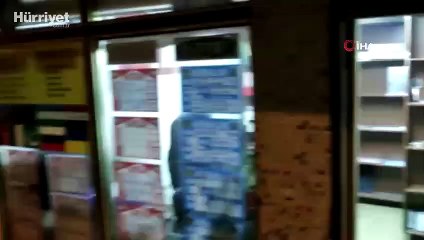 Bağcılar’da emlak ofisine kumar baskını: Gizli bölmede böyle yakalandılar