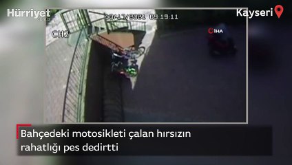 Bahçedeki motosikleti çalan hırsızın rahatlığı pes dedirtti! İşte o anlar