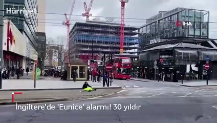 İngiltere'de Eunice Fırtınası hayatı olumsuz etkiliyor