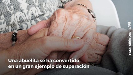 Un ejemplo a seguir: abuelita logra graduarse de bachillerato a sus 84 años