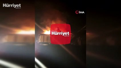 İki katlı evin çatısı alev alev yandı