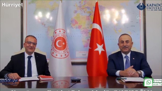 Bakan Çavuşoğlu, öğrenciler ile video konferans yöntemiyle bir araya geldi