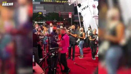 Conor McGregor ödül törenini birbirine kattı! Reddedilince çılgına döndü ve...