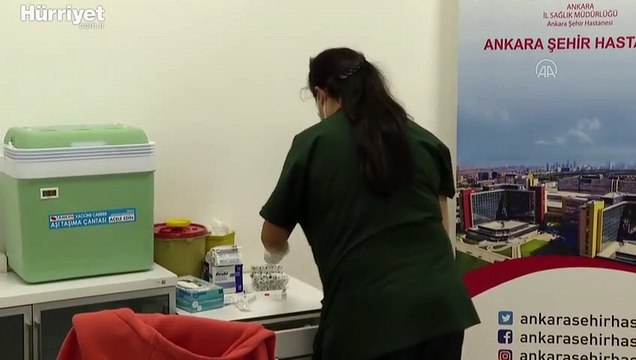 65 yaş ve üzeri vatandaşlar ve 60 yaş üzeri eşleri Kovid-19'a karşı aşılanmaya başladı