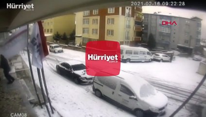 Park halindeyken kayan otomobili böyle durdurmaya çalıştılar
