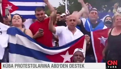 Küba'da halk sokağa indi, polis müdahale etti