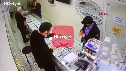 Kuyumcudan yüzükleri böyle çaldı!