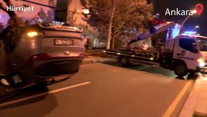 Ankara'da kaldırıma çıkan otomobil, ağaca çarpıp takla attı