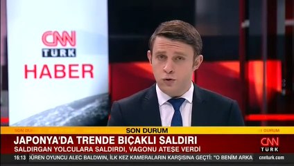 Tokyo'da trende yolculara bıçakla saldıran adam vagonu ateşe verdi