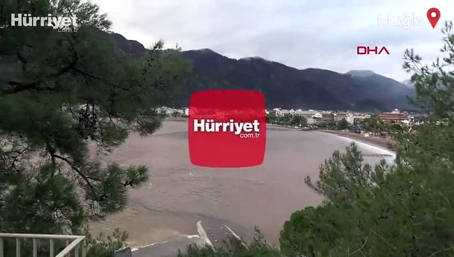 Marmaris'te deniz kahverengiye döndü