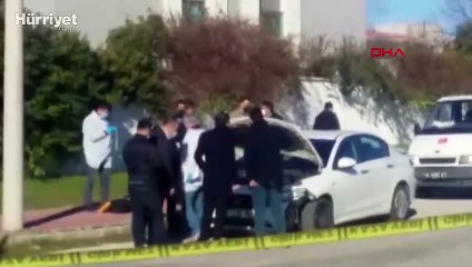 Trafik kazası ihbarına giden ekipler sürücüyü başından vurulmuş buldu