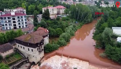 Karadeniz'e dökülen Bartın Irmağı köpürdü