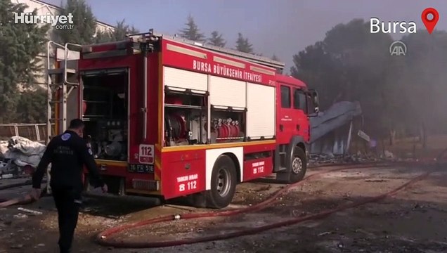 Bursa'da hurda deposunda çıkan yangın söndürüldü