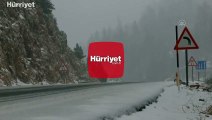 Antalya - Konya kara yolunda ulaşım kar yağışı nedeniyle güçlükle sağlanıyor